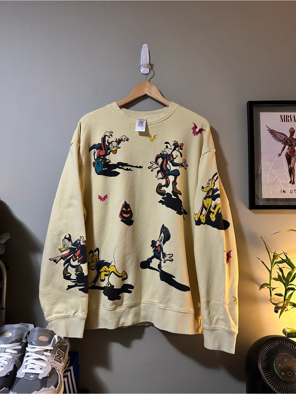 Disney Halloween Cream Yellow Cartoon Graphic Crewneck Sweatshirt
